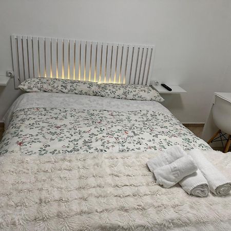 Alojamiento Bruckner Malaga Ngoại thất bức ảnh